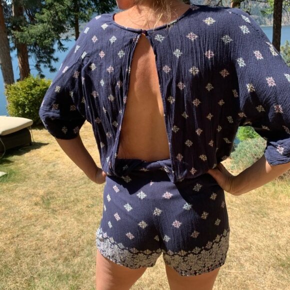 En Crème Boho Patterned Navy & White Open Back Shortsromper - Picture 3 of 4